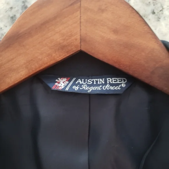 Austin Reed - Picture 9 of 9